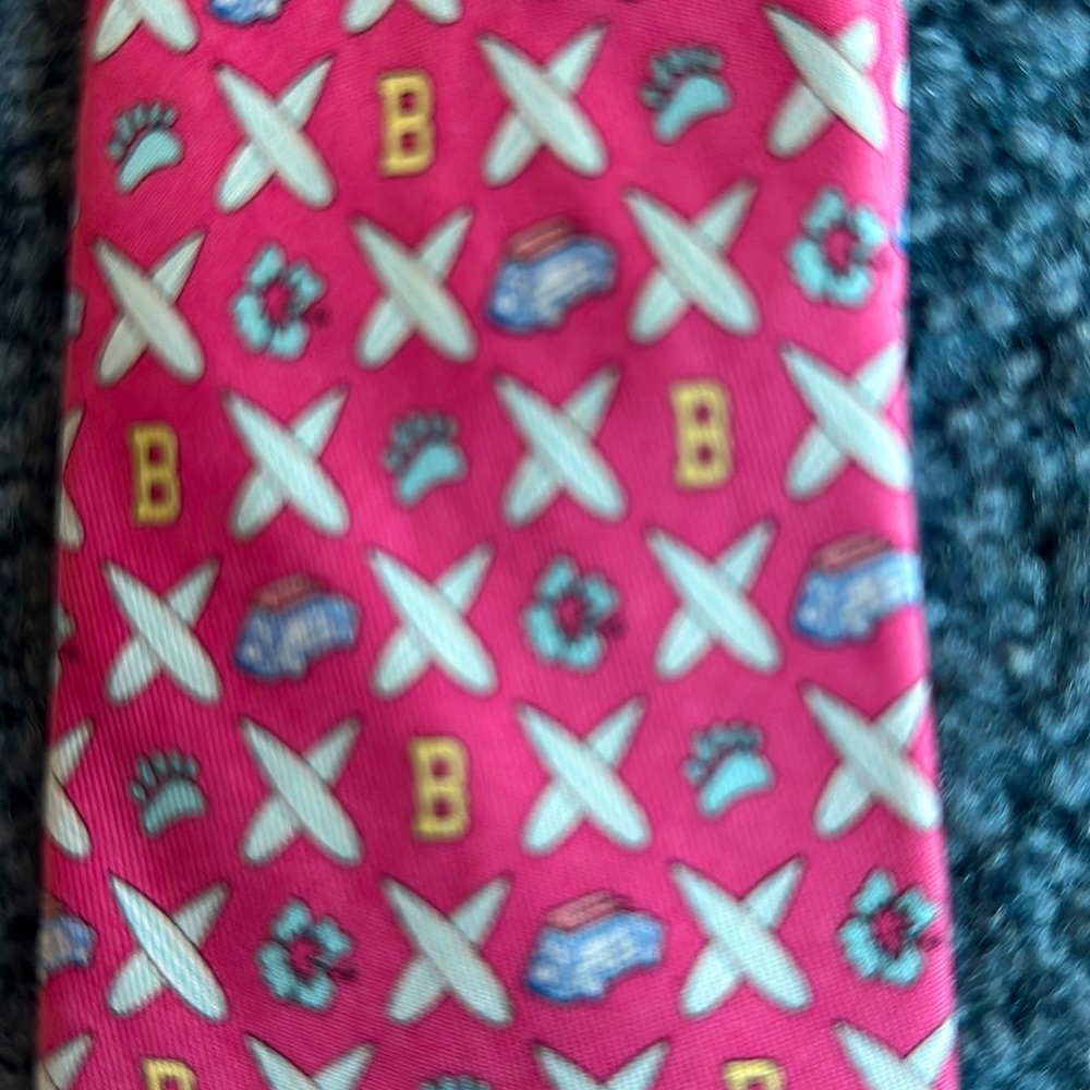 Vineyard Vines tie young adult small man pink silk letter B paw flower and car
